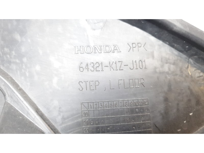 Recambio de moldura para honda pcx 125 pcx 125 referencia OEM IAM 64321K1ZJ101  