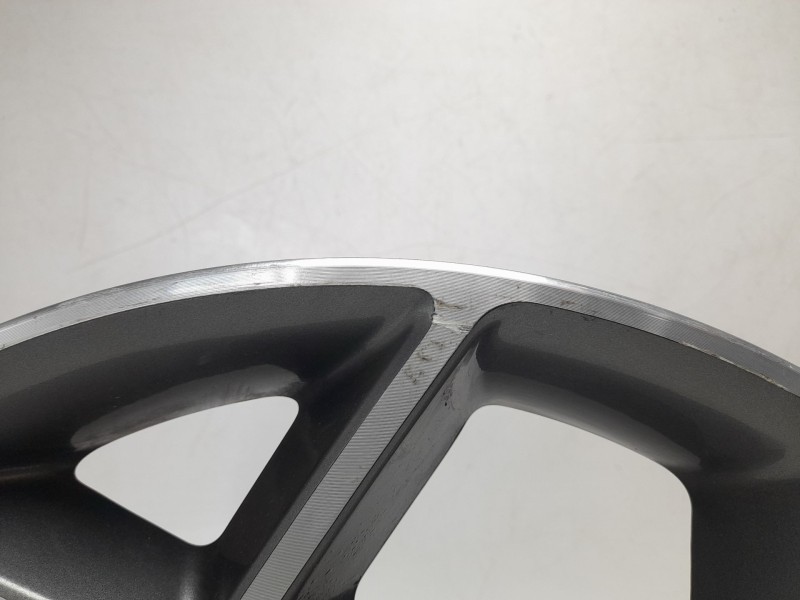 Recambio de llanta para ssangyong korando (c300) 1.5 referencia OEM IAM 4173037100  