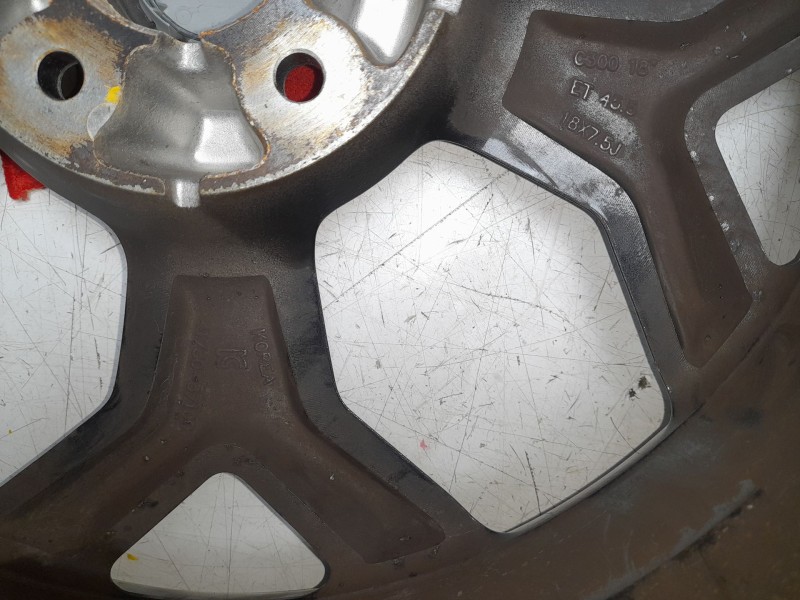 Recambio de llanta para ssangyong korando (c300) 1.5 referencia OEM IAM 4173037100  