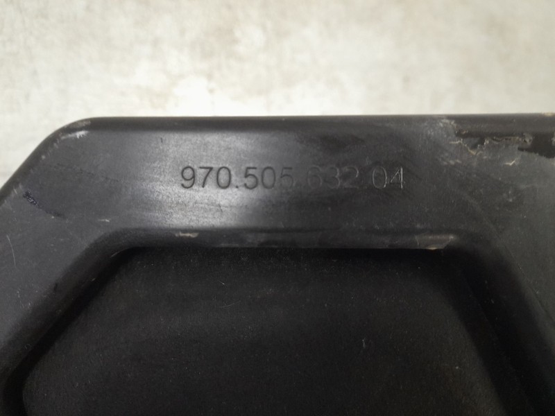 Recambio de soporte paragolpes trasero derecho para porsche panamera diesel referencia OEM IAM 97050563204  