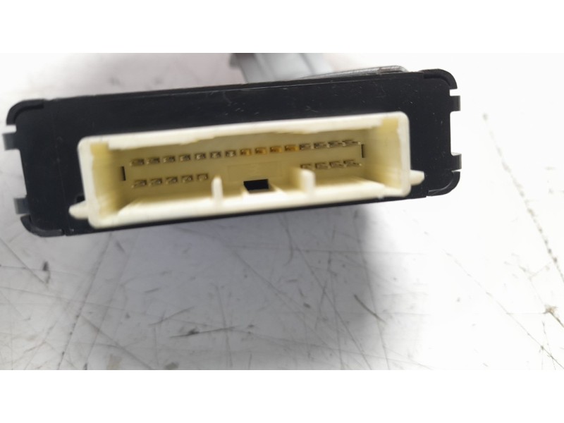 Recambio de modulo electronico para toyota prius+ advance referencia OEM IAM 8996047121  