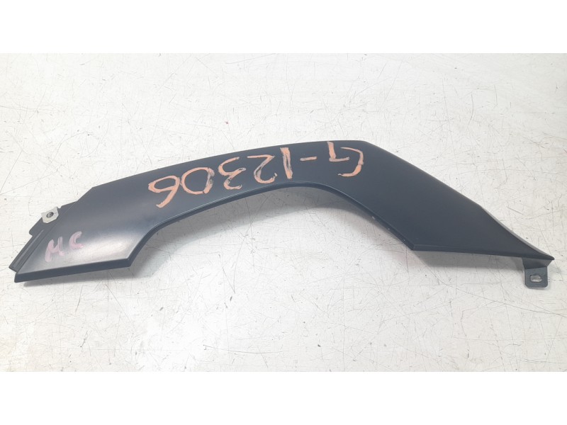 Recambio de moldura para bmw f ( - 800cc) f 700 gs (k70) referencia OEM IAM 46637704413  