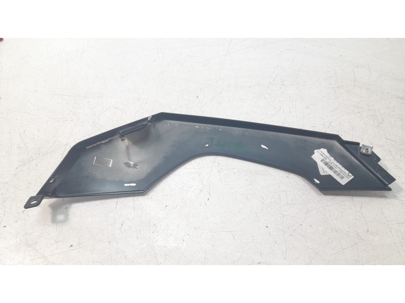 Recambio de moldura para bmw f ( - 800cc) f 700 gs (k70) referencia OEM IAM 46637704413  
