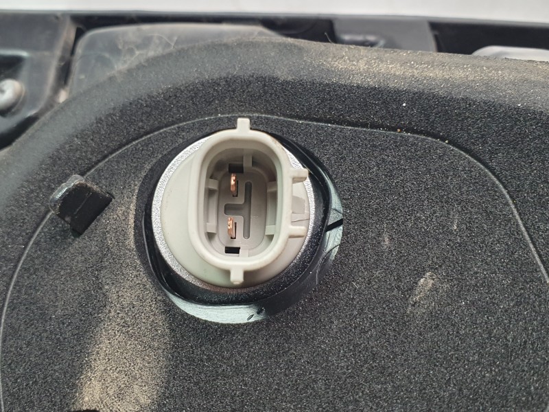 Recambio de piloto trasero derecho interior para toyota c-hr (_x1_) 1.8 hybrid (zyx10_, zyx11_) referencia OEM IAM 81580F4010  