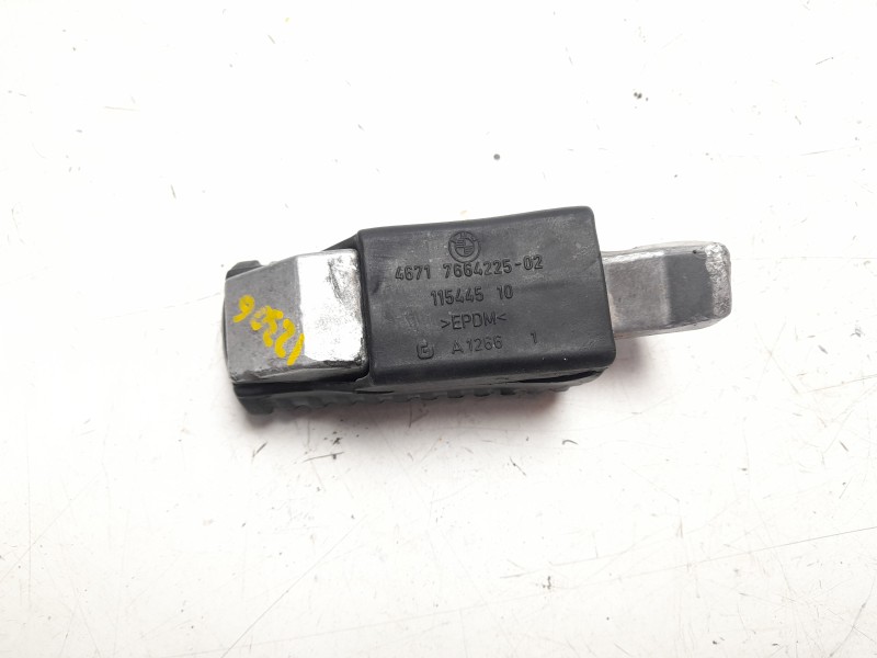 Recambio de estribera derecha para bmw f ( - 800cc) f 700 gs (k70) referencia OEM IAM 46717705653  