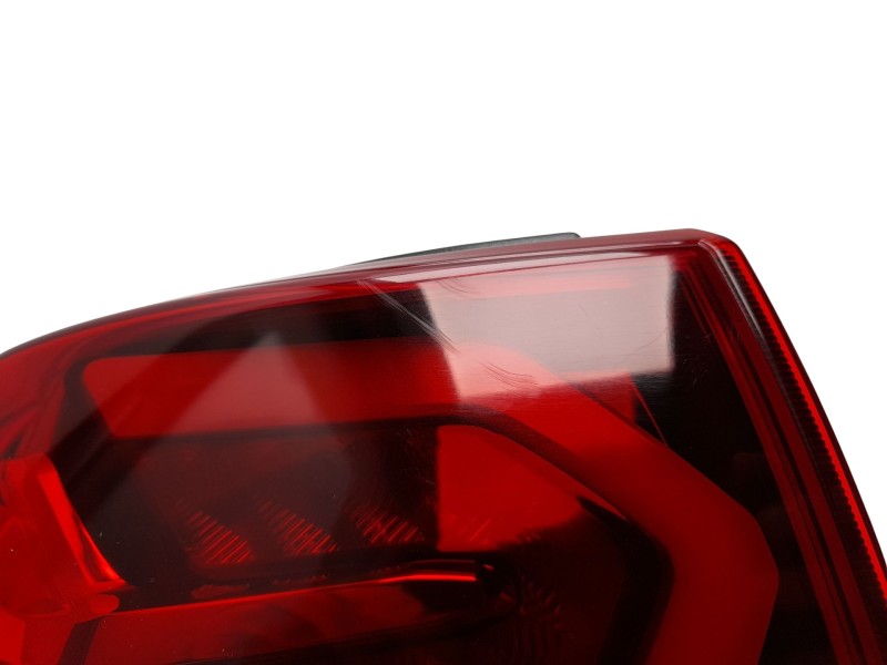 Recambio de piloto trasero izquierdo para ssangyong korando (c300) 1.5 referencia OEM IAM 8360134100  