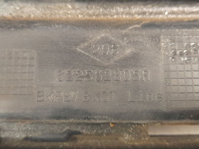 Recambio de rejilla delantera para renault megane iv hatchback (b9a/m/n_) 1.5 dci 110 (b9a3) referencia OEM IAM 622562805R  