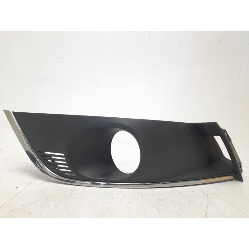 Recambio de rejilla paragolpes izquierda para renault megane iv hatchback (b9a/m/n_) 1.5 dci 110 (b9a3) referencia OEM IAM 261A3