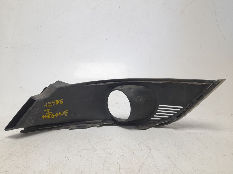 Recambio de rejilla paragolpes izquierda para renault megane iv hatchback (b9a/m/n_) 1.5 dci 110 (b9a3) referencia OEM IAM 261A3