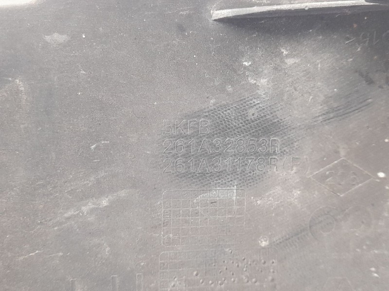 Recambio de rejilla paragolpes izquierda para renault megane iv hatchback (b9a/m/n_) 1.5 dci 110 (b9a3) referencia OEM IAM 261A3