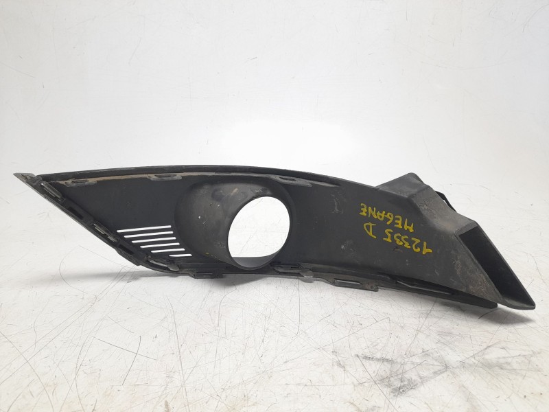Recambio de rejilla paragolpes derecha para renault megane iv hatchback (b9a/m/n_) 1.5 dci 110 (b9a3) referencia OEM IAM   