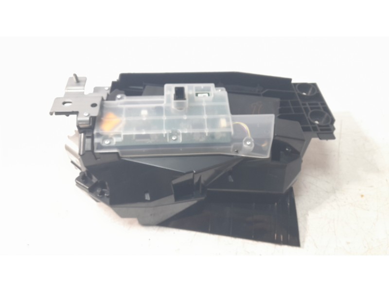 Recambio de pantalla multifuncion para mazda 3 berlina (bp) evolution referencia OEM IAM HU013A  