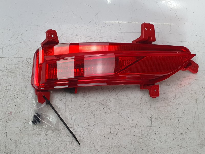 Recambio de faro antiniebla trasero izquierdo para hyundai i30 (pde, pd, pden) 2.0 n referencia OEM IAM 92405G47  