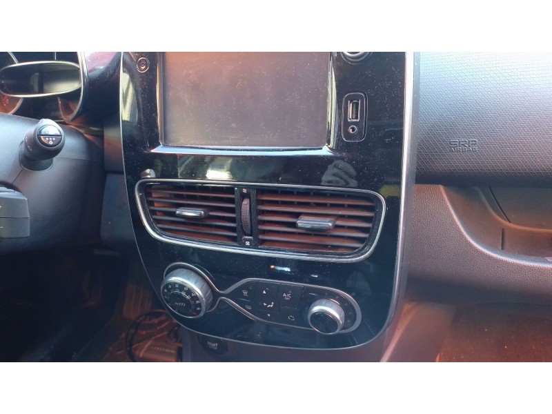 Recambio de aireador central para renault clio iv grandtour (kh_) 0.9 tce 90 referencia OEM IAM   