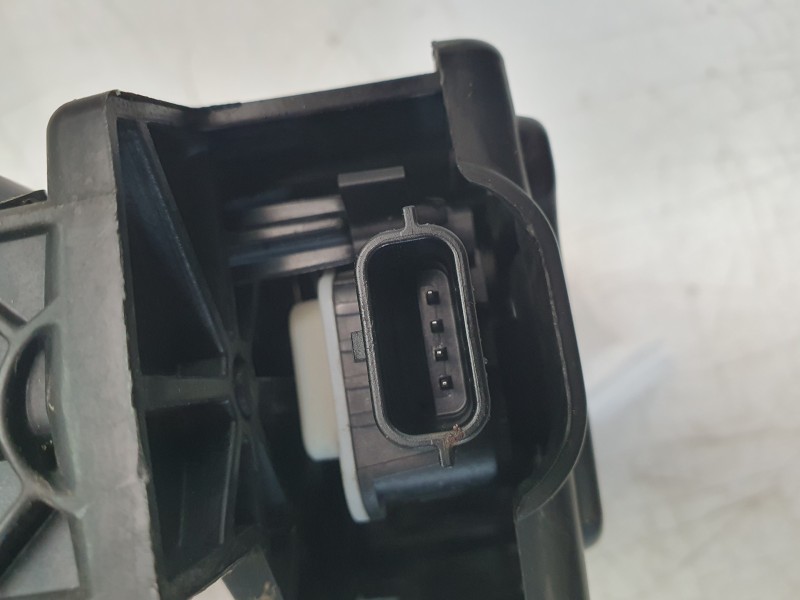 Recambio de canalizador de aire para renault clio v referencia OEM IAM 214F68290R  