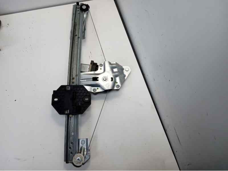 Recambio de elevalunas delantero derecho para dacia sandero stepway referencia OEM IAM 807209299R  