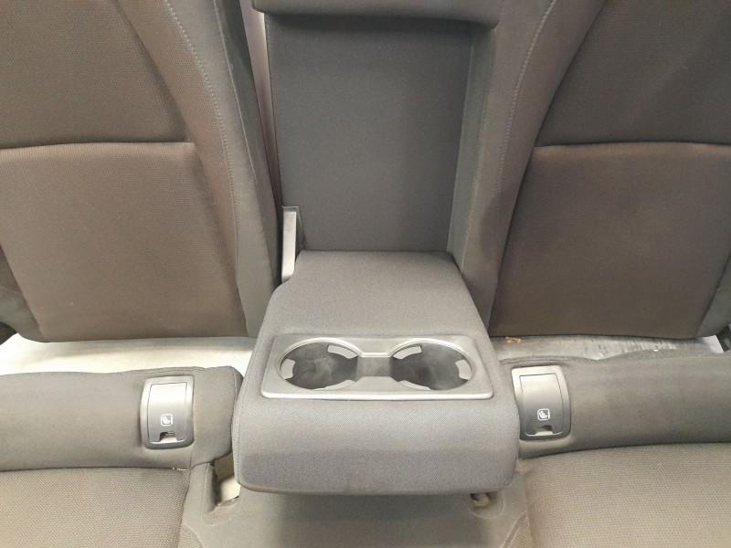 Recambio de juego asientos completo para mazda 3 sedán (bp) evolution referencia OEM IAM BDGF8818102  