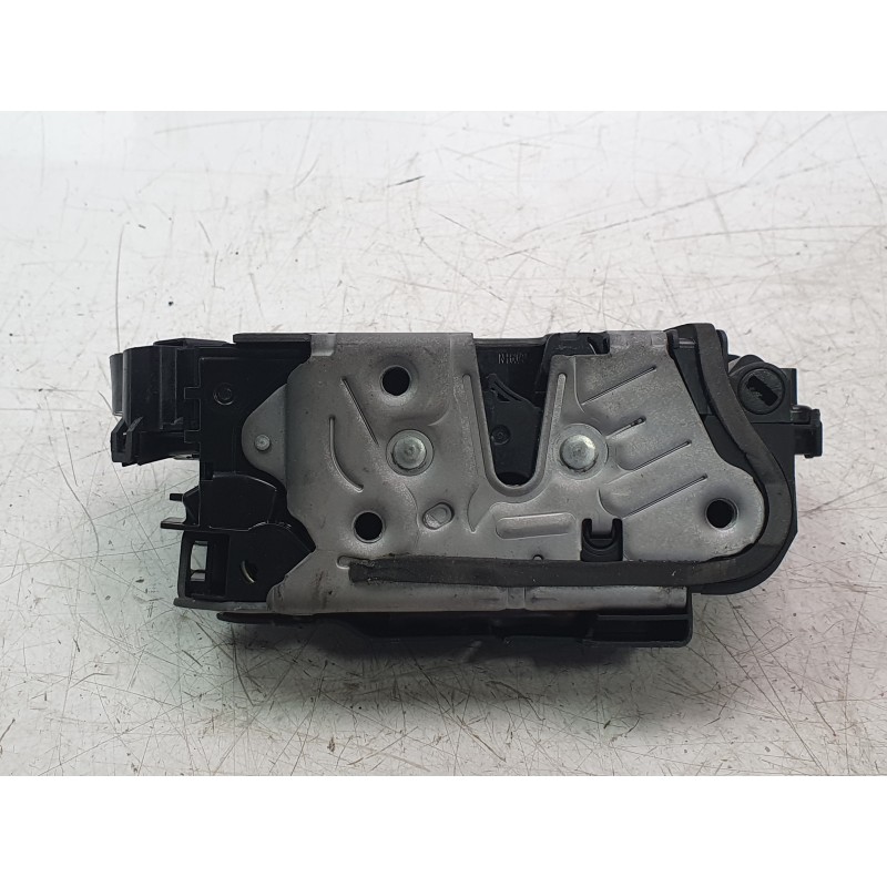 Recambio de cerradura puerta delantera derecha para seat leon sportstourer (kl8, kld) 2.0 tdi referencia OEM IAM 5TB837016E  