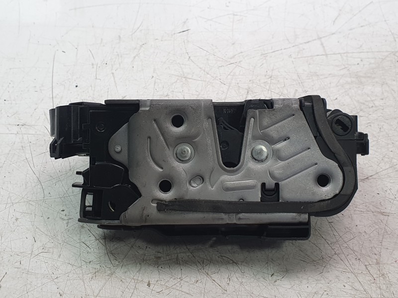 Recambio de cerradura puerta delantera derecha para seat leon sportstourer (kl8, kld) 2.0 tdi referencia OEM IAM 5TB837016E  