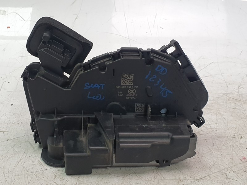 Recambio de cerradura puerta delantera derecha para seat leon sportstourer (kl8, kld) 2.0 tdi referencia OEM IAM 5TB837016E  