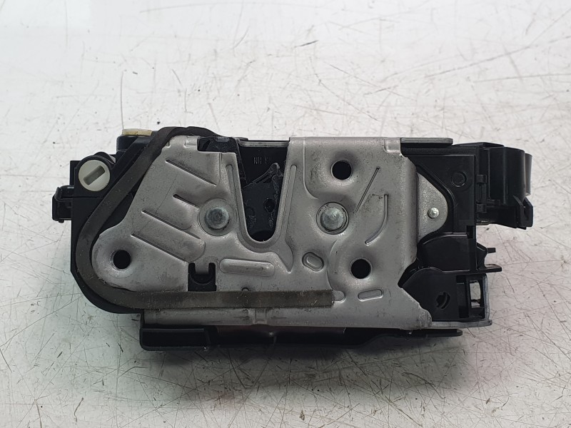 Recambio de cerradura puerta trasera izquierda para seat leon sportstourer (kl8, kld) 2.0 tdi referencia OEM IAM 5TA839015Q  