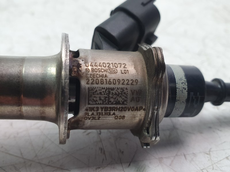 Recambio de inyector para seat leon sportstourer (kl8, kld) 2.0 tdi referencia OEM IAM 7LA131113A 0444021072 