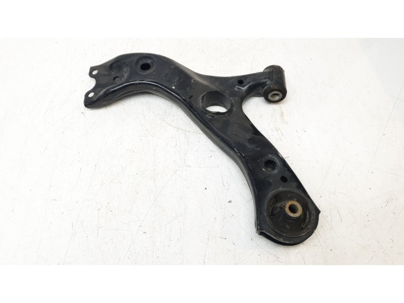 Recambio de brazo suspension inferior delantero derecho para toyota corolla (e21) hybrid active referencia OEM IAM 4806802410  