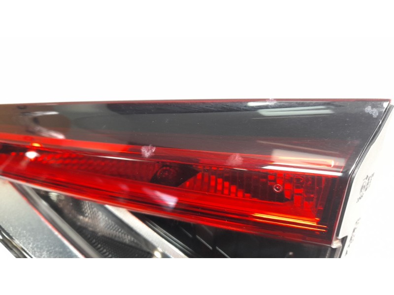 Recambio de piloto trasero derecho interior para toyota corolla (e21) referencia OEM IAM 8158002C3000  