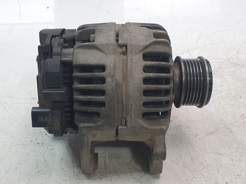 Recambio de alternador para seat alhambra (7v8, 7v9) 1.9 tdi referencia OEM IAM 038903023L  ALF201251