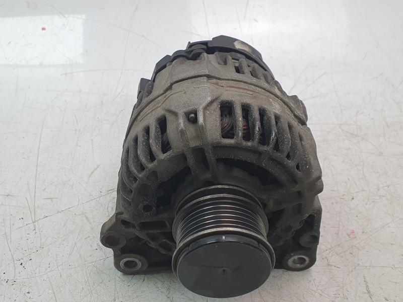 Recambio de alternador para seat alhambra (7v8, 7v9) 1.9 tdi referencia OEM IAM 038903023L  ALF201251
