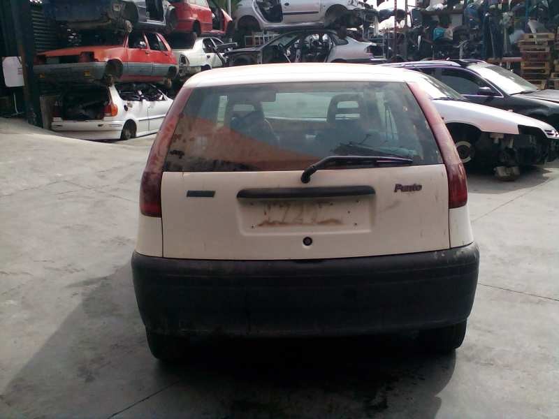 fiat punto berlina (176) del año 1990