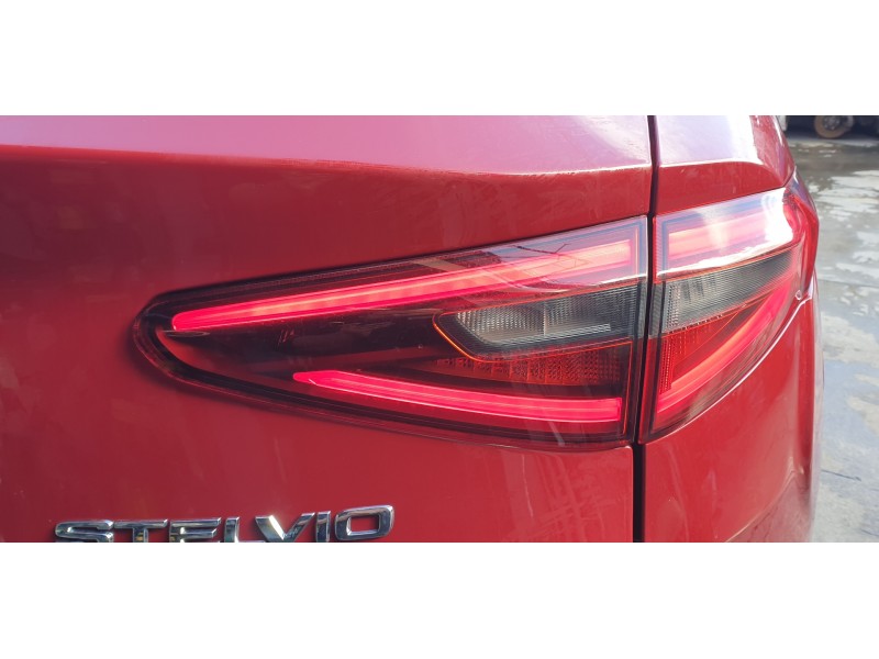 Recambio de piloto trasero derecho interior para alfa romeo stelvio (630) quadrifoglio 4wd referencia OEM IAM 50553180  