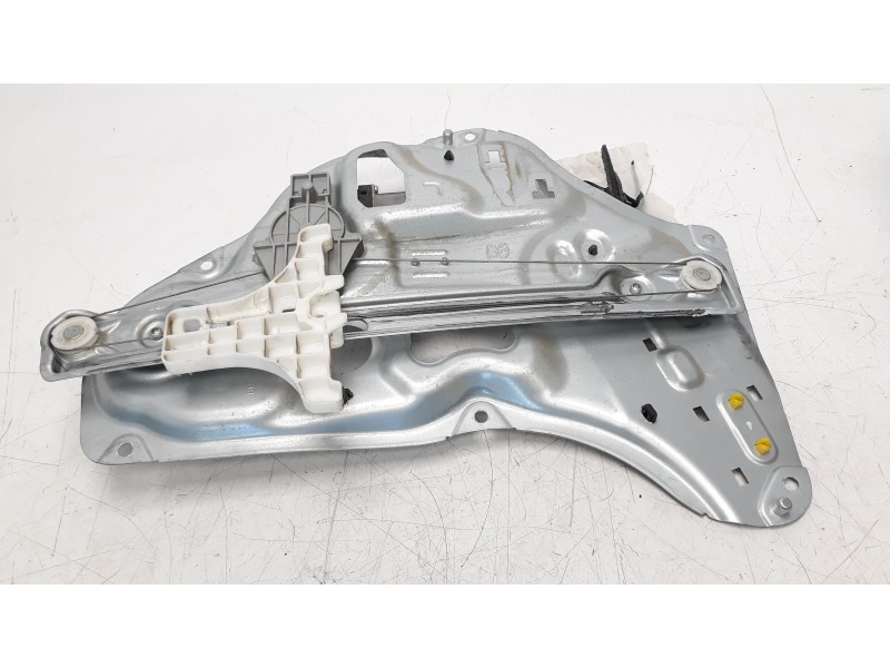 Recambio de elevalunas trasero derecho para hyundai ix35 1.7 crdi cat referencia OEM IAM 83480V2Y010 106404322 