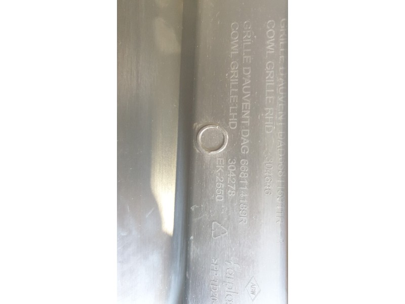 Recambio de torpedo para renault clio v intens referencia OEM IAM 668114189R  