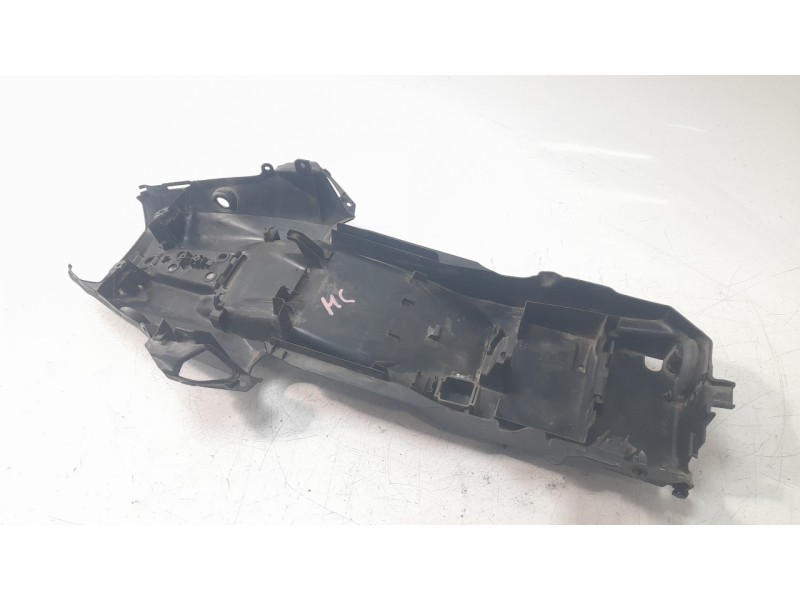 Recambio de guardabarros trasero para honda cb 750 hornet referencia OEM IAM 80105MLBD00  