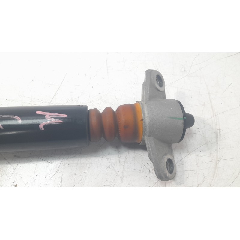 Recambio de amortiguador trasero derecho para kia xceed (cd) 1.0 t-gdi referencia OEM IAM 55300J7RA0  