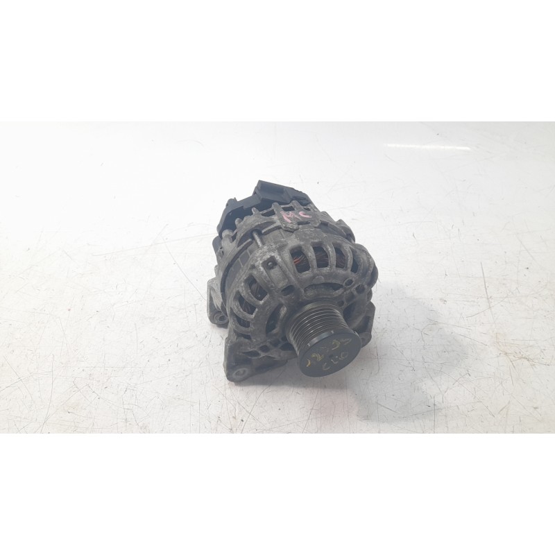 Recambio de alternador para renault clio iv grandtour (kh_) 0.9 tce 90 referencia OEM IAM 231002854R  ALF070501HQ