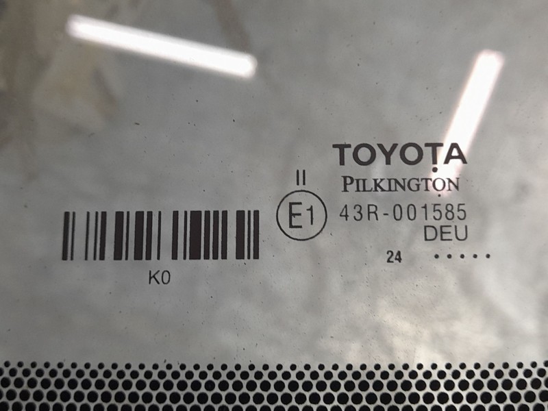 Recambio de parabrisas para toyota yaris cross hybrid 2wd active tech referencia OEM IAM 561010DK00  