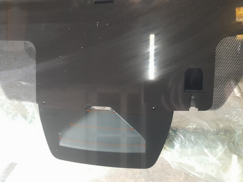 Recambio de parabrisas para toyota yaris cross hybrid 2wd active tech referencia OEM IAM 561010DK00  