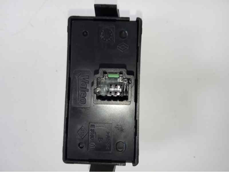 Recambio de warning para dacia sandero stepway referencia OEM IAM E31606  