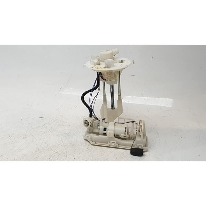 Recambio de bomba combustible para toyota c-hr (_x1_) 1.8 hybrid (zyx10_, zyx11_) referencia OEM IAM 77020F4010  