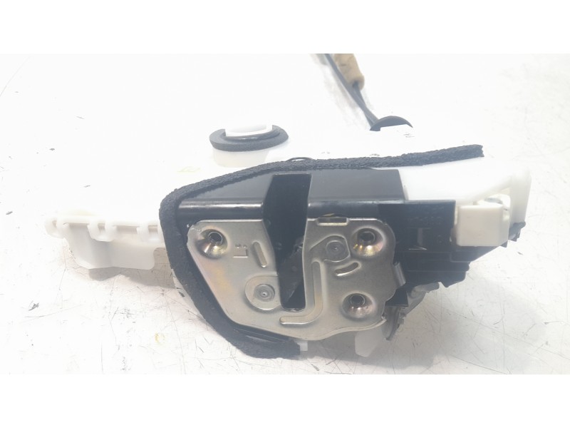 Recambio de cerradura puerta delantera izquierda para mazda 3 sedán (bp) evolution referencia OEM IAM BCJH59310D  
