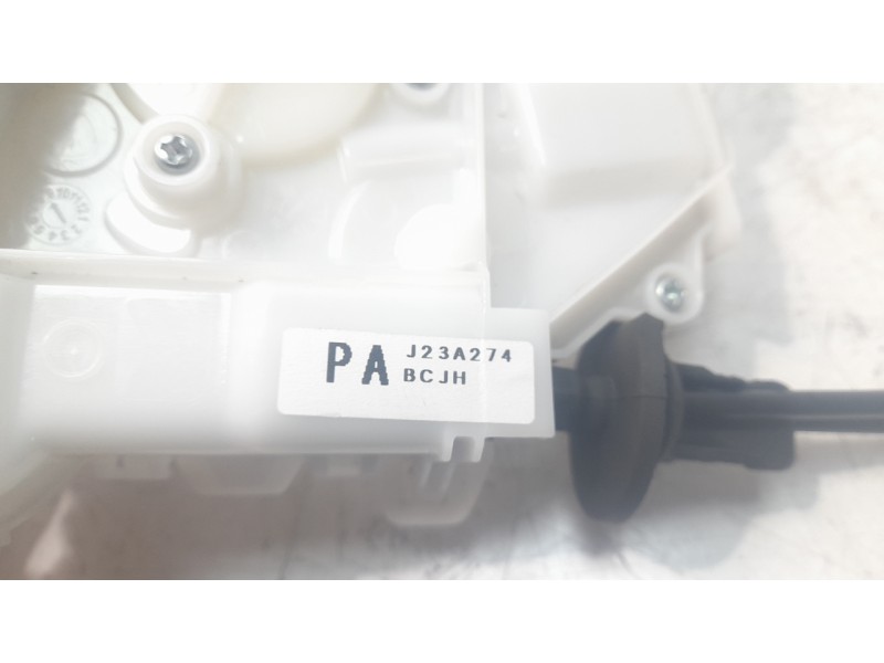 Recambio de cerradura puerta delantera izquierda para mazda 3 sedán (bp) evolution referencia OEM IAM BCJH59310D  