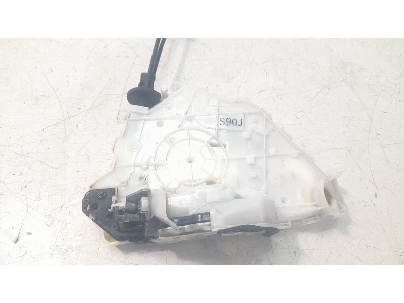 Recambio de cerradura puerta delantera izquierda para mazda 3 sedán (bp) evolution referencia OEM IAM BCJH59310D  