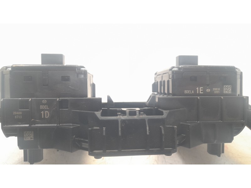 Recambio de mando multifuncion para mazda 3 sedán (bp) evolution referencia OEM IAM BDMC66122A  