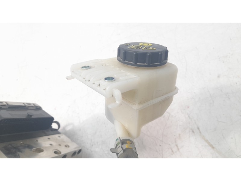 Recambio de abs para mazda 3 sedán (bp) evolution referencia OEM IAM BCYA437A0B  