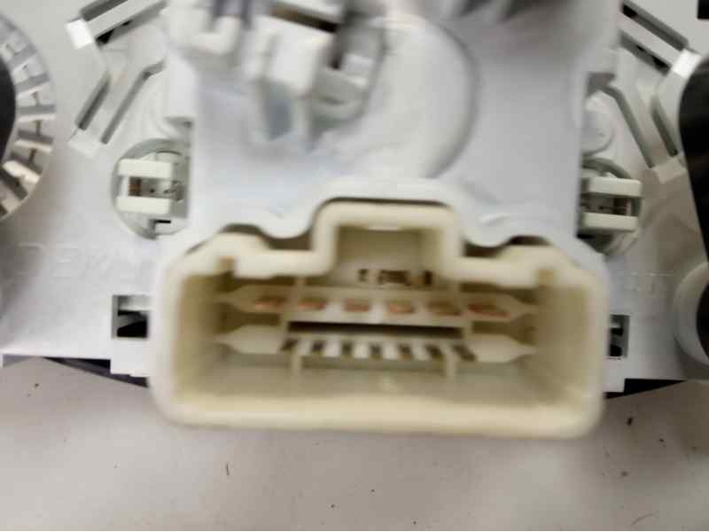 Recambio de mando calefaccion / aire acondicionado para dacia sandero stepway referencia OEM IAM 42303400  