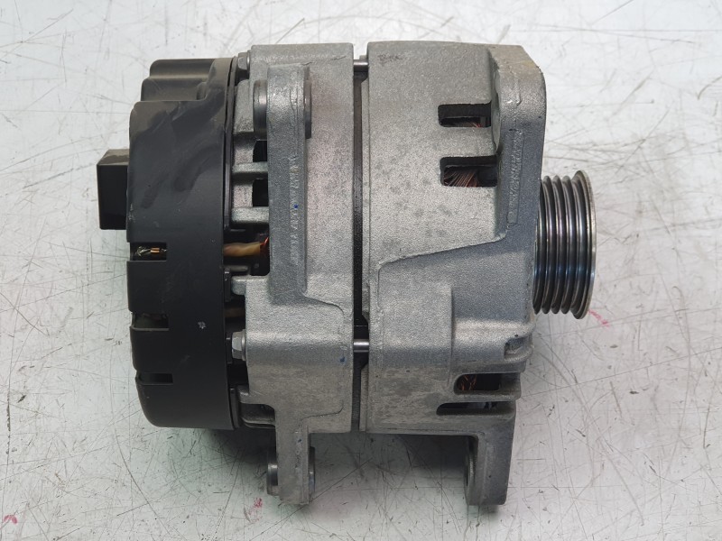Recambio de alternador para mercedes-benz b-klasse (bm 247) b 200 d referencia OEM IAM 0009063903  