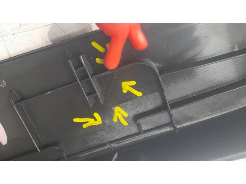 Recambio de molduras traseras para tesla model 3 (5yj3) ev referencia OEM IAM P173383810E  