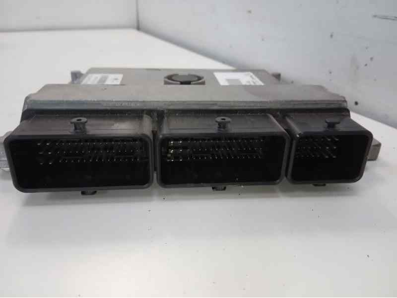 Recambio de centralita motor uce para dacia sandero stepway referencia OEM IAM 237102806R  